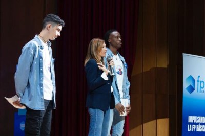 La FP B&aacute;sica del Tony Gallardo pivota en torno a la construcci&oacute;n de un barco de madera