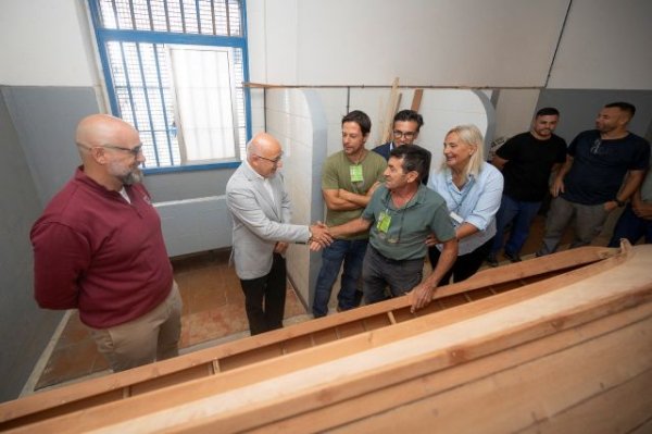 La reinserción social llega al Salto del Negro en un bote de vela latina
