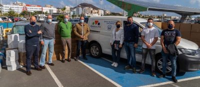 El Banco de Alimentos recibe un nuevo furg&oacute;n de Sagulpa y la entrega de productos navide&ntilde;os