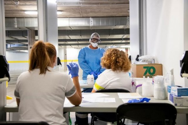Sanidad constata 871 nuevos casos de COVID-19 en personas de más de 60 años en los últimos cuatro días