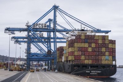 El cierre del Canal de Suez mantiene el tr&aacute;fico portuario en cifras r&eacute;cord