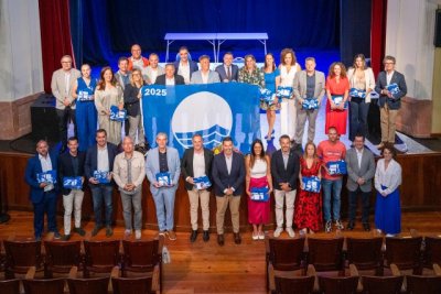 El Teatro Consistorial de Gáldar acoge la entrega de las Banderas Azules de Canarias