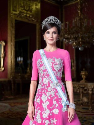 Letizia Ortiz Rocasolano, Reina de España, pone fin al ciclo de conferencias &#039;Mujeres con Corona&#039; en la Casa-Museo León y Castillo