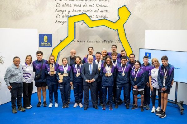 El Cabildo rinde homenaje al CN Las Palmas tras conquistar el Campeonato de España FEDDI