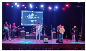 El romancero gomero, la artesanía y la música ponen el broche final a la programación del Día de Canarias