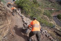 La Gomera: El Cabildo ejecuta trabajos de mejoras en una veintena de senderos de la red insular