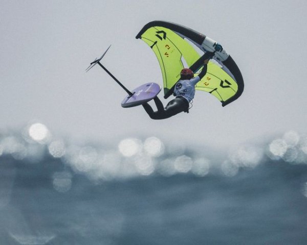 Mar de Arce desafió el reinado de Nía Suardíaz en el Mundial de Wingfoil de Gran Canaria