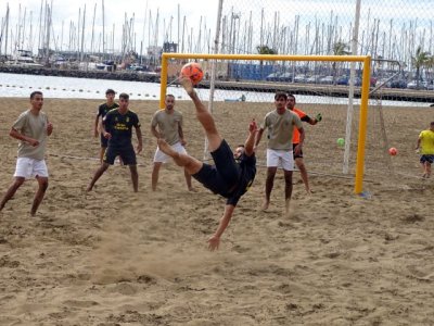 La Playa de Las Alcaravaneras se llen&oacute; de goles en la primera jornada de la Liga Territorial de F&uacute;tbol Playa