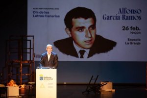 Fernando Clavijo valora el compromiso de Alfonso Garc&iacute;a Ramos &ldquo;con su tiempo y con su tierra&rdquo;