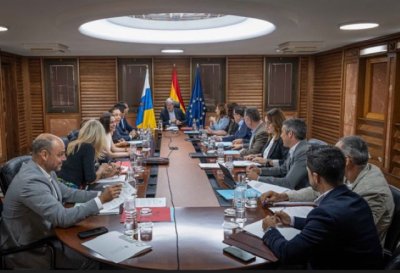 Canarias exige al Estado y a la UE el mismo trato que recibe Lampedusa para afrontar la crisis migratoria