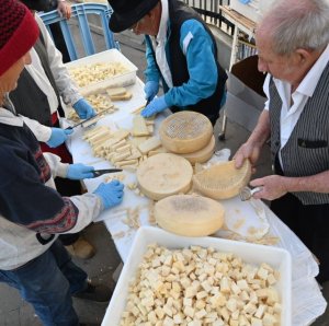 Guía: La Fiesta del Queso de Montaña Alta congregó hoy a más de 6.000 personas