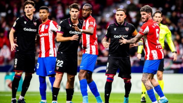 El Levante parecía el local y el Atlético el visitante