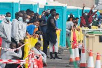 Art&iacute;culo de Opini&oacute;n: 'Migraci&oacute;n: Canarias o el olvido', por Antonio Morales