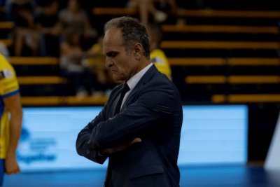 Voleibol: Sergio Camarero: "Ser&aacute; un partido dif&iacute;cil, el rival se ha reforzado muy bien"