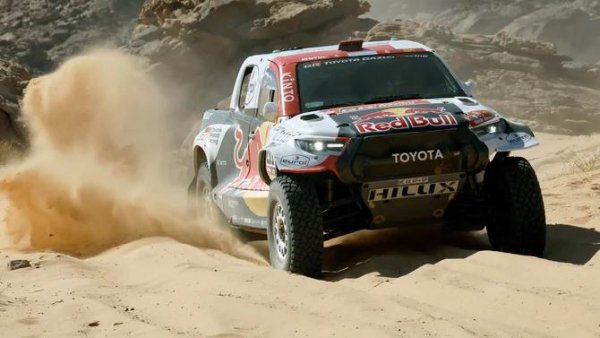 El director del Dakar no se plantea suspender la carrera por la explosión