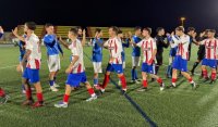 F&uacute;tbol 1&ordf; Regional:  El CD San Isidro compite con orgullo ante el L&iacute;der Atl. Gran Canaria, pero se queda sin premio