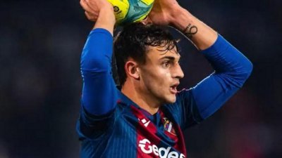 El 4&deg; &aacute;rbitro del Atl&eacute;tico-Levante impidi&oacute; salir a Pubill por el color del calzoncillo