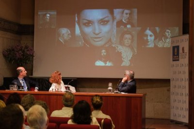 El diccionario biogr&aacute;fico electr&oacute;nico (DB~e) recoge las biograf&iacute;as de 247 figuras canarias