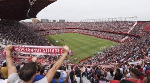 LaLiga denuncia los insultos de los aficionados del Sevilla-Betis en el último derbi