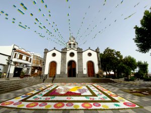 Valleseco invita a toda la población ser partícipe en la elaboración de alfombras del Corpus Christi