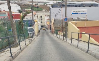 G&aacute;ldar: V&iacute;as y Obras realiza tareas de limpieza y mejora de accesibilidad en varias carreteras del municipio