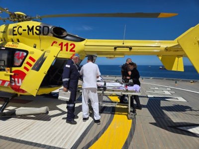 Traslado en helicóptero medicalizado del SUC de un menor en estado grave tras ahogamiento en una piscina