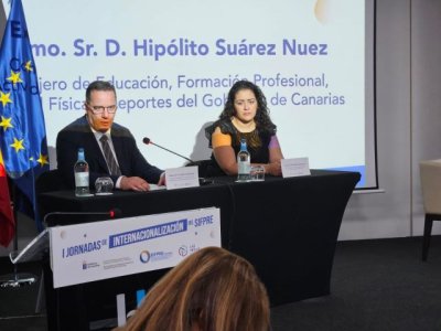 Su&aacute;rez: &ldquo;Buscamos preparar al alumnado y al profesorado para enfrentarse a un mundo laboral cada vez m&aacute;s exigente&raquo;