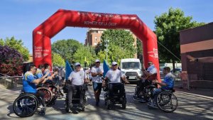 CaMinus culmina en Getafe el &ldquo;Reto por la Investigaci&oacute;n&rdquo;, su traves&iacute;a solidaria en silla de ruedas desde Vitoria-Gasteiz