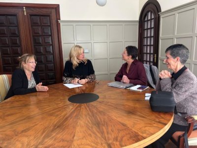 Monz&oacute;n se re&uacute;ne con ACUFADE para analizar acciones de colaboraci&oacute;n destinadas a personas cuidadoras