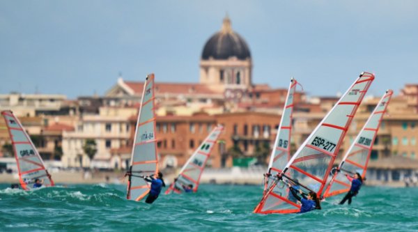 Martina Barbara, del RCNGC, campeona de Europa de Techno 293 sub 17