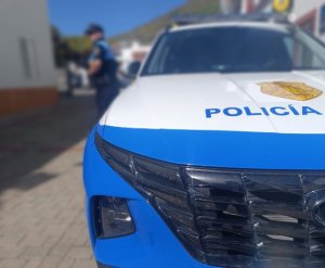 La Polic&iacute;a Local de Gu&iacute;a intercepta y recupera un veh&iacute;culo sustra&iacute;do desde el pasado mes de abril