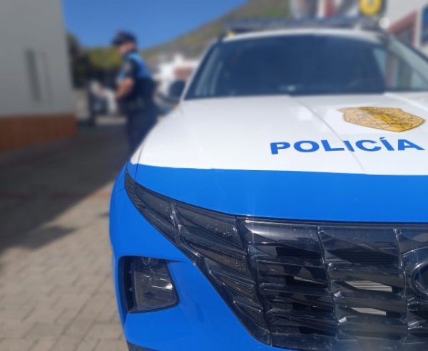 La Polic&iacute;a Local de Gu&iacute;a intercepta y recupera un veh&iacute;culo sustra&iacute;do desde el pasado mes de abril