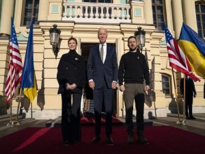 La visita de Biden a Kiev es "copium" para distraer a Occidente de los desarrollos desfavorables