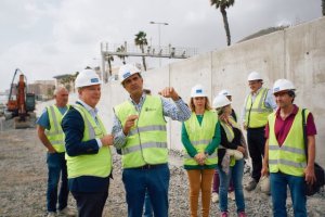 Obras Públicas refuerza con un muro de hormigón de 450 metros la protección frente al mar de la avenida Marítima
