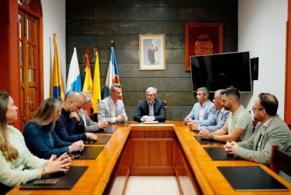 El presidente del Gobierno de Canarias, Fernando Clavijo, realiza una visita institucional a La Aldea de San Nicolás