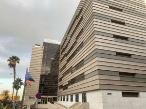 Sanidad restringe las visitas a los pacientes ingresados en los hospitales mientras permanezca la alerta máxima