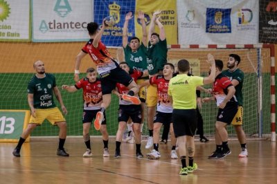 Balonmano: El Km13 Balonmano Gáldar inicia la liga en el Juan Vega Mateos