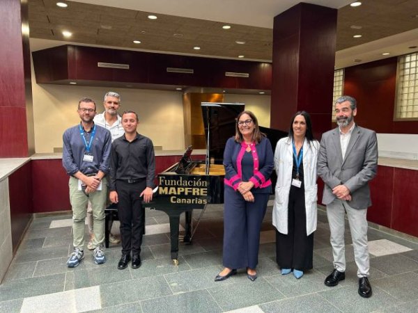 La Candelaria instala un piano en el hall para crear espacio musical gracias a la donación de la Fundación MAPFRE