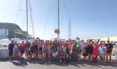 Agaete: actividad gratuita para los jóvenes y han probado el Parasailing en Puerto Rico