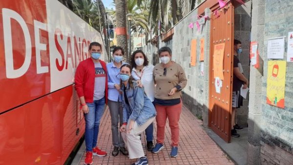 El ICHH celebra una campaña de donación de sangre junto al alumnado del Colegio Teresianas