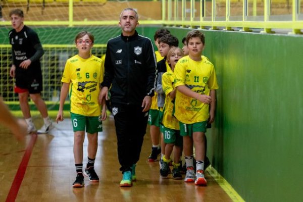 Balonmano Base: El Clínica Dental Ayozet Hernández Gáldar continúa con su invicto tras disputar dos partidos en una semana