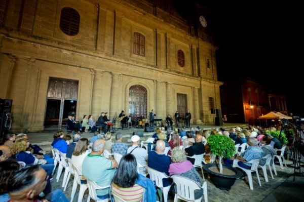 Gáldar: Un extraordinario concierto abre la Semana Santa en el Frontis del Santuario de Santiago