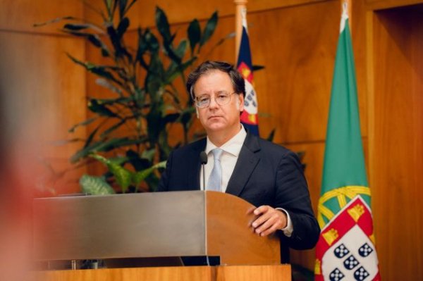 La Viceconsejería de Infraestructuras analiza en Azores los riesgos de los movimientos de laderas