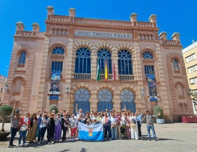 Cerca de medio centenar de personas disfrutaron del viaje a Andaluc&iacute;a organizado por la Universidad Popular de Gu&iacute;a