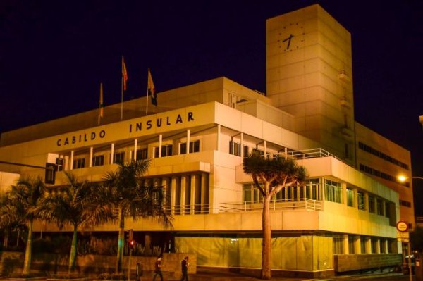 El Cabildo aprueba una inversión de 42,7 millones para la conservación de las carreteras que atraviesan la capital de la isla