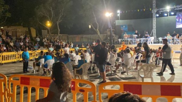 &lsquo;C&oacute;mprale la camisa a Luci y Nicolino&rdquo; se proclaman ganadores del Concurso Cultural 2023 de La Aldea de San Nicol&aacute;s