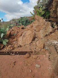 CC denuncia que 15 días después de producirse desprendimientos en el yacimiento de La Montañeta el Gobierno de Moya no ha intervenido en la zona