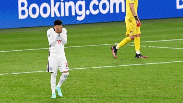 Diez semanas de prisión para el autor de los insultos racistas en la final de la Euro