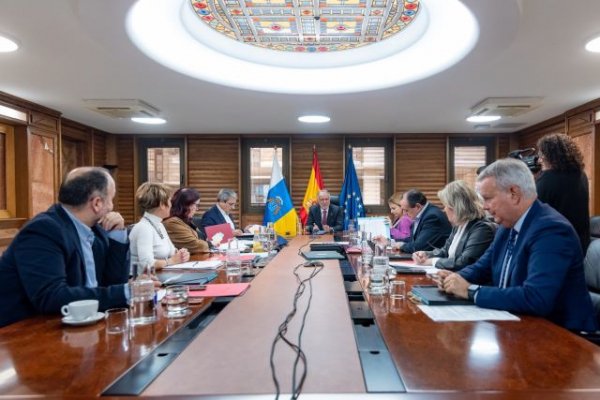 El Gobierno allana el camino para la prolongación del FDCAN a tres cabildos y las dos universidades