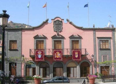 Gu&iacute;a y Moya acuerdan el uso compartido de las listas de reserva y bolsas de trabajo para la contrataci&oacute;n de personal laboral